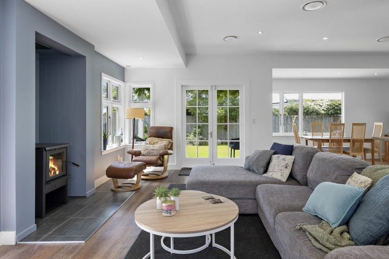 Photo of property in 55 Jeffreys Road, Fendalton, Christchurch, 8052