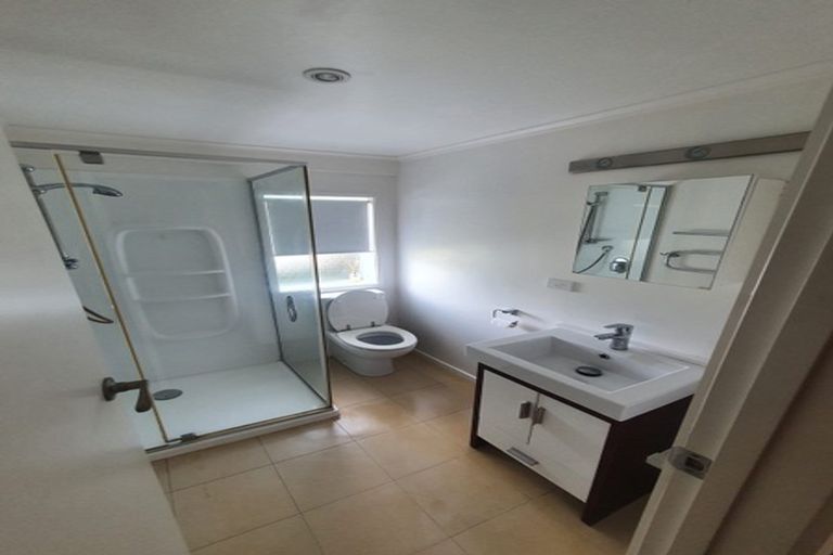 Photo of property in 3/16 Northumberland Avenue, Belmont, Auckland, 0622