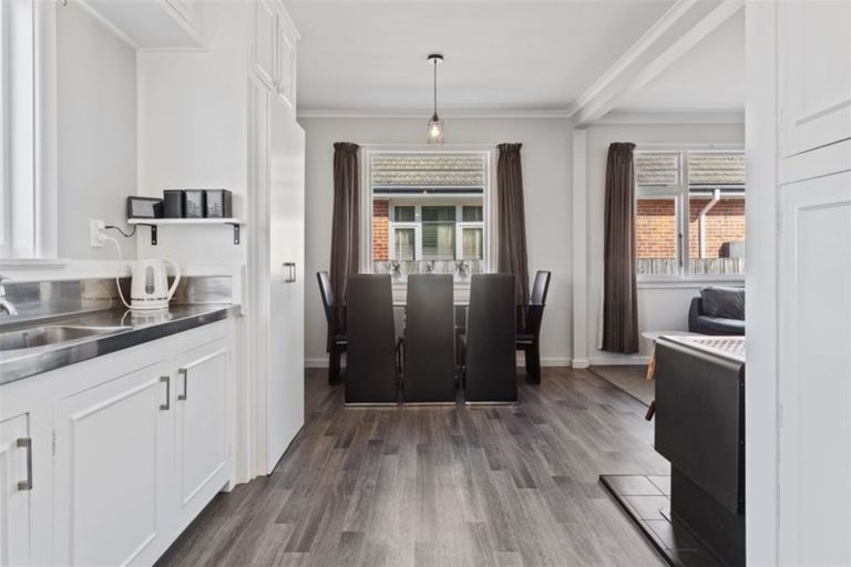 Photo of property in 18 Coopers Road, Dallington, Christchurch, 8061