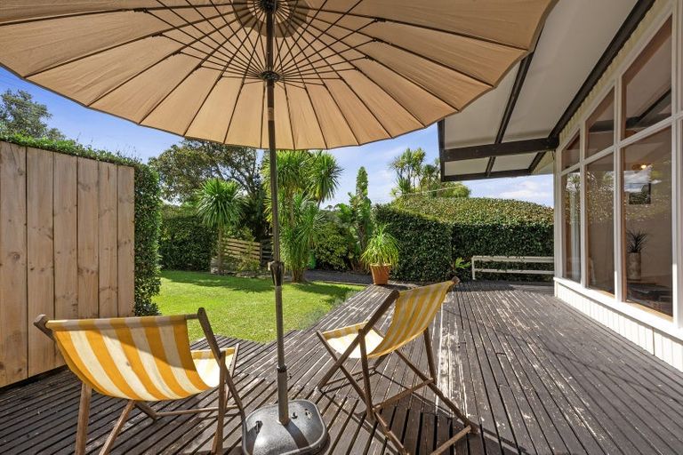 Photo of property in 13 North Crescent, Kaukapakapa, 0873