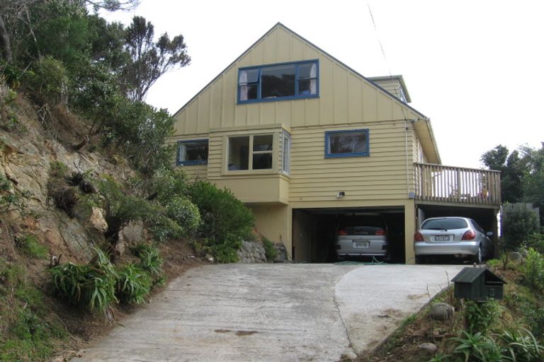 Photo of property in 3 Barrie Street, Johnsonville, Wellington, 6037