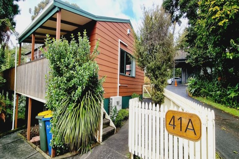 Photo of property in 41a Cyclarama Crescent, Massey, Auckland, 0614