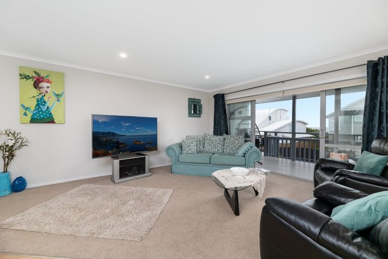 Photo of property in 1037 Papamoa Beach Road, Papamoa Beach, Papamoa, 3118