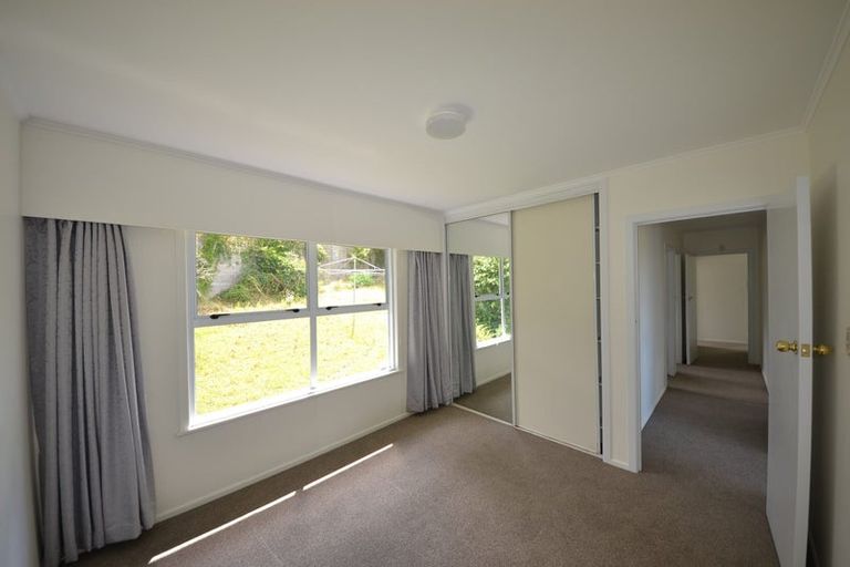 Photo of property in 27 Chivalry Road, Glenfield, Auckland, 0629