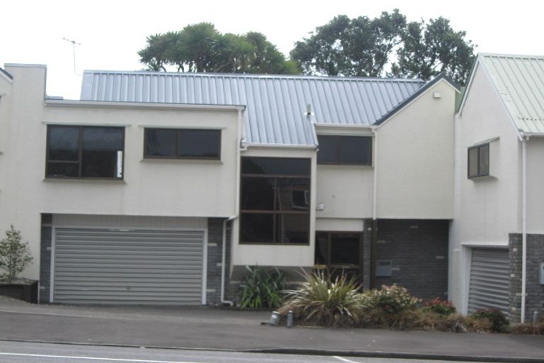 Photo of property in 3/407 Devon Street East, Strandon, New Plymouth, 4312