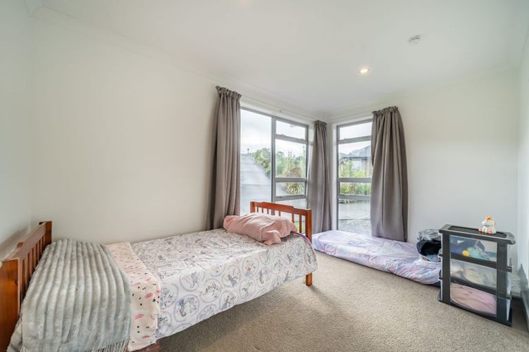 Photo of property in 90 Sunstone Crescent, Timberlea, Upper Hutt, 5018