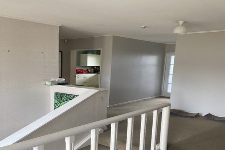 Photo of property in 110 Taylor Terrace, Tawa, Wellington, 5028