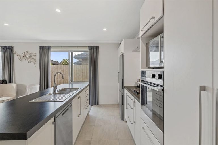 Photo of property in 172 Waikite Road, Welcome Bay, Tauranga, 3175