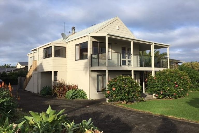 Photo of property in 85 Kiwi Esplanade, Mangere Bridge, Auckland, 2022