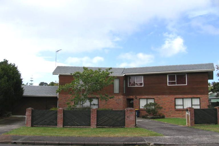 Photo of property in 15 Serwayne Place, Sunnyvale, Auckland, 0612