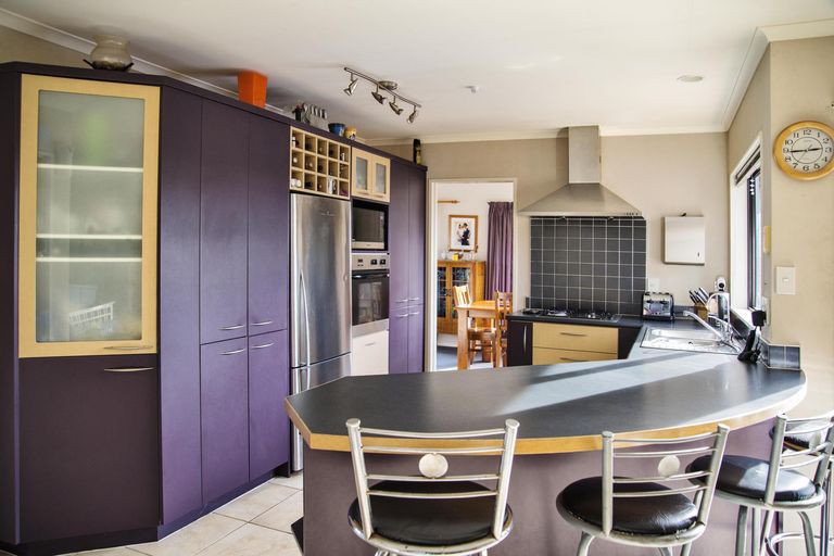 Photo of property in 19 Croftview Road, Wattle Downs, Auckland, 2103