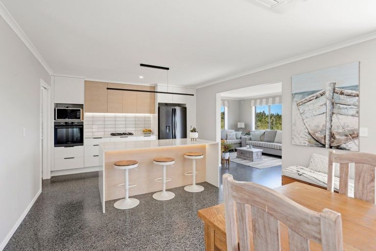 Photo of property in 116 Stratford Drive, Cable Bay, 0420