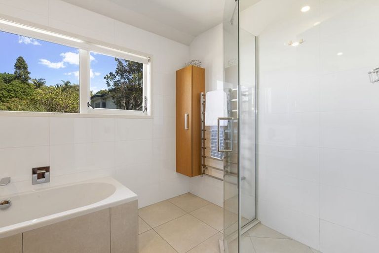 Photo of property in 13 Prestige Place, Castor Bay, Auckland, 0620