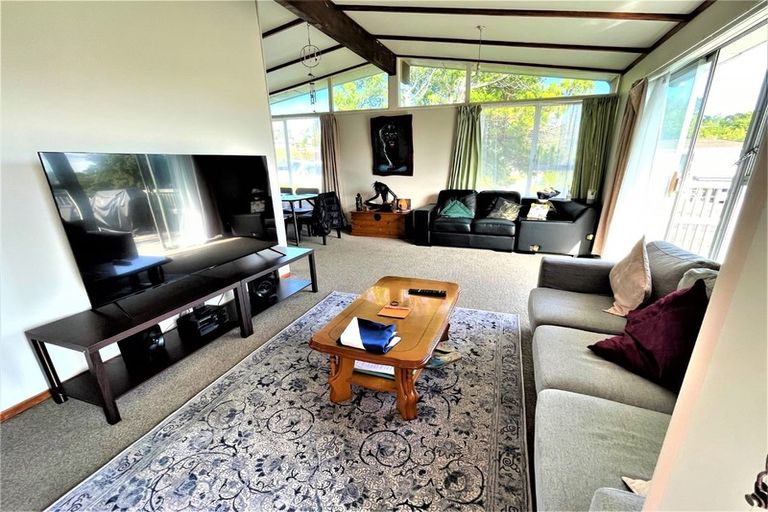 Photo of property in 10 Hewlett Road, Massey, Auckland, 0614