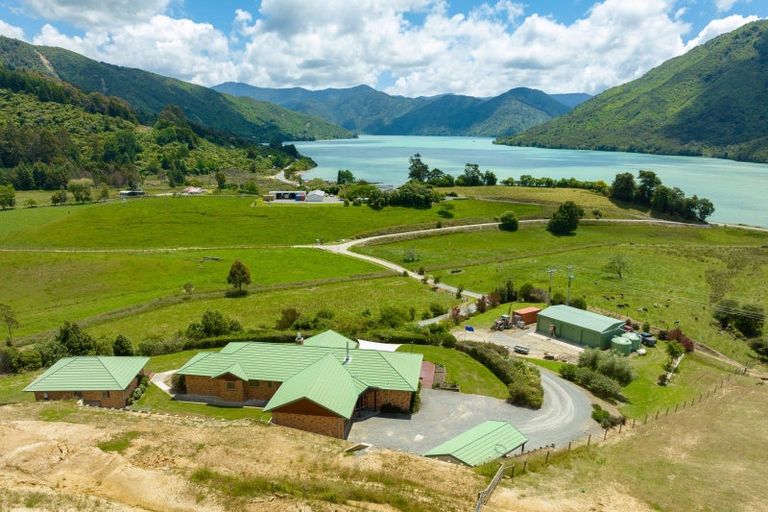 Photo of property in 888 Queen Charlotte Drive, Linkwater, Picton, 7281