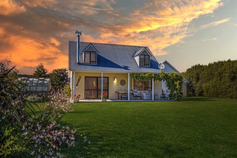 Photo of property in 10 Fishtail Vue, Wairau Valley, Blenheim, 7271