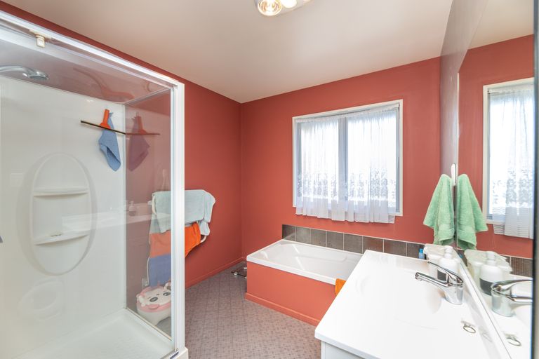 Photo of property in 2 Evergreen Place, Parklands, Christchurch, 8083