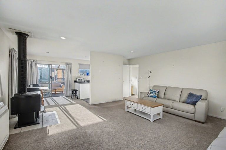 Photo of property in 1 Rochfort Place, Westport, 7825