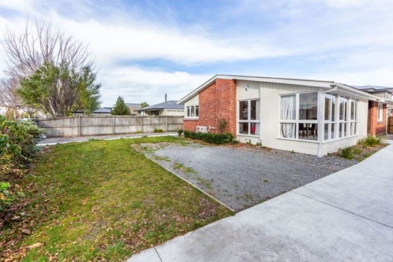 Photo of property in 201 Memorial Avenue, Burnside, Christchurch, 8053