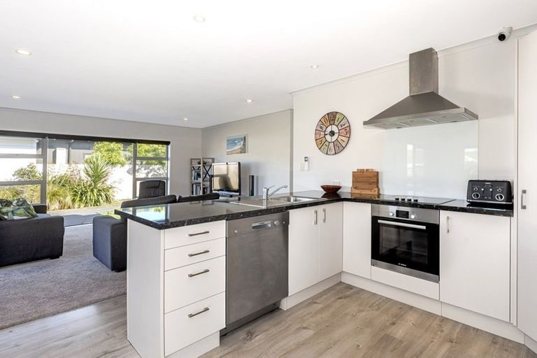 Photo of property in 30 Hamilton Drive, Wainui, Gisborne, 4010