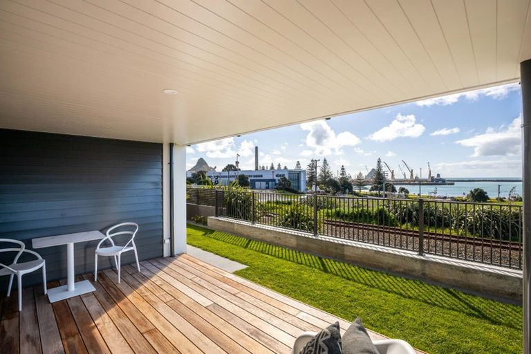 Photo of property in 9 Bayly Road, Moturoa, New Plymouth, 4310