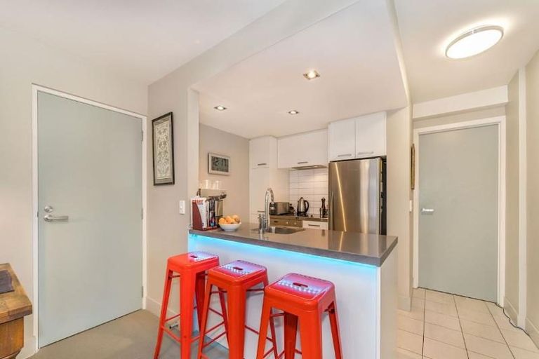 Photo of property in The Capital, 13/370 Oriental Parade, Oriental Bay, Wellington, 6011