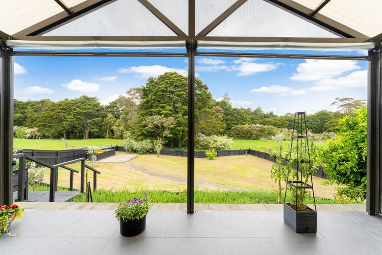 Photo of property in 23 Kahika Grove, Huapai, Kumeu, 0810