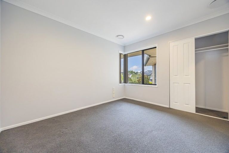 Photo of property in 56 Lothian Brae, Wattle Downs, Auckland, 2103