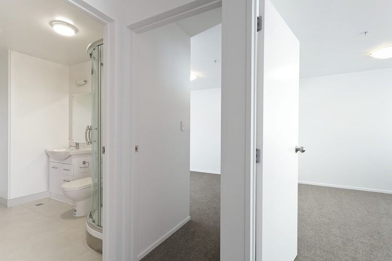 Photo of property in 8/26 Railway Street West, Papakura, 2110