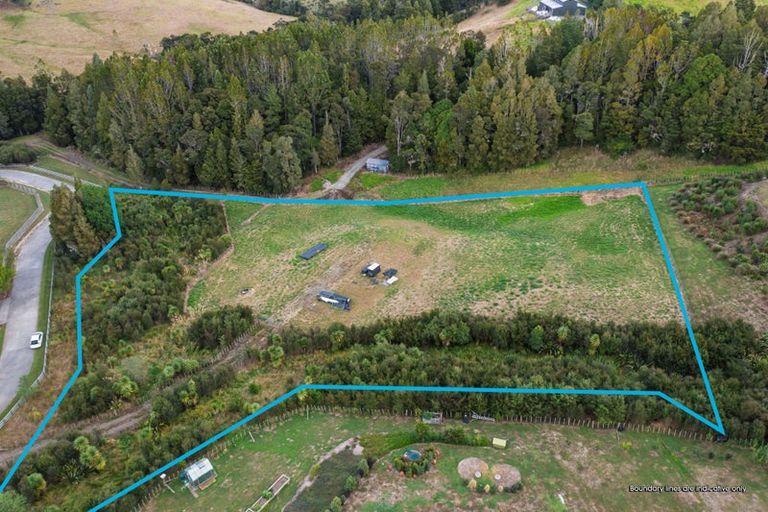 Photo of property in 16 Waymau Lane, Coatesville, 0792