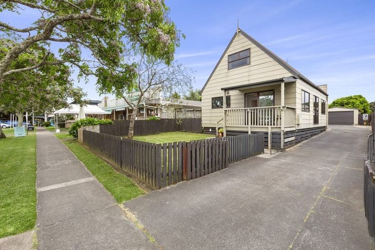 Photo of property in 8 Wallis Street, Raglan, 3225