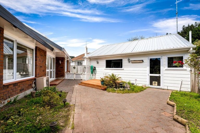 Photo of property in 2/21 Sharpe Crescent, Wainuiomata, Lower Hutt, 5014