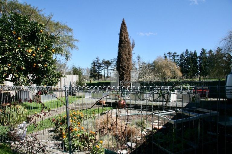 Photo of property in 70 Great South Road, Huntly, 3700