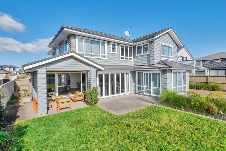 Photo of property in 13 Milano Boulevard, Karaka, Papakura, 2113