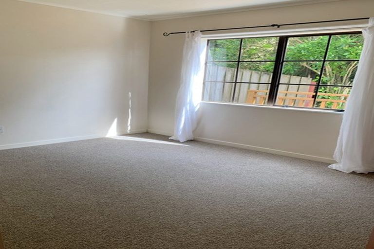 Photo of property in 91 Percy Dyett Drive, Karori, Wellington, 6012