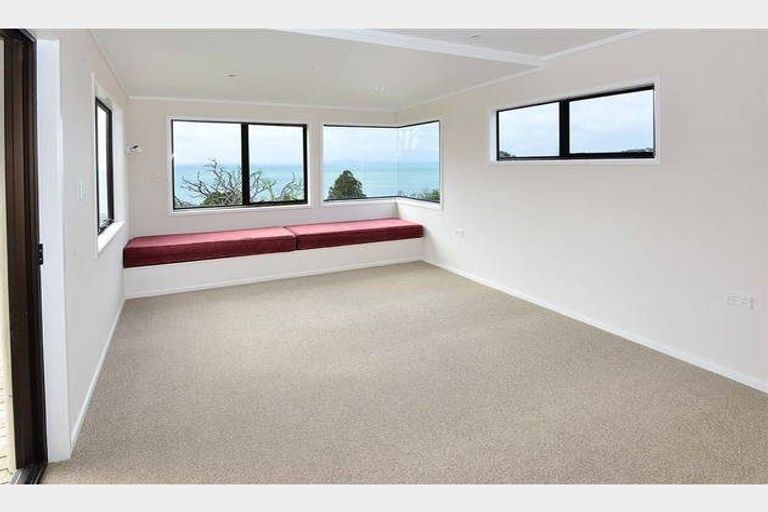 Photo of property in 28 Wade River Road, Stanmore Bay, Whangaparaoa, 0932