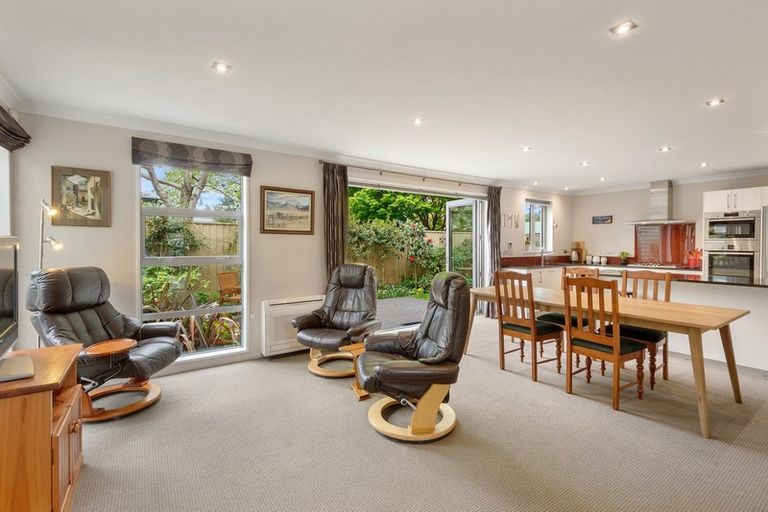 Photo of property in 6a Gleneagles Terrace, Ilam, Christchurch, 8053
