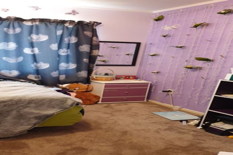 Photo of property in 4/16 Arahoe Road, New Lynn, Auckland, 0600