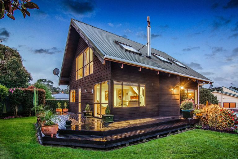 Photo of property in 1/217 Portage Road, Green Bay, Auckland, 0604