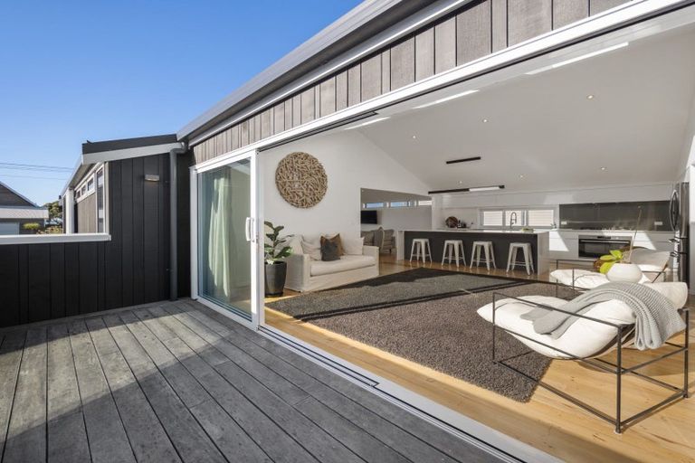 Photo of property in 112 Karewa Parade, Papamoa Beach, Papamoa, 3118