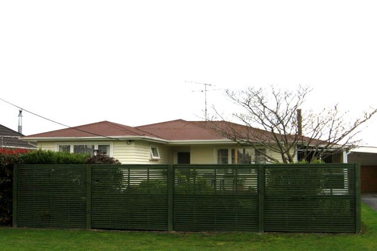 Photo of property in 2 Card Crescent, Featherston, 5710