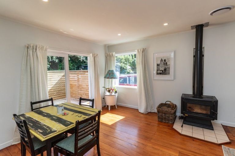 Photo of property in 68 Newlands Road, Newlands, Wellington, 6037