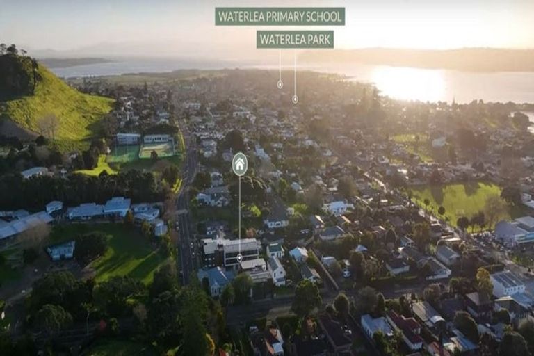 Photo of property in 64d Coronation Road, Mangere Bridge, Auckland, 2022