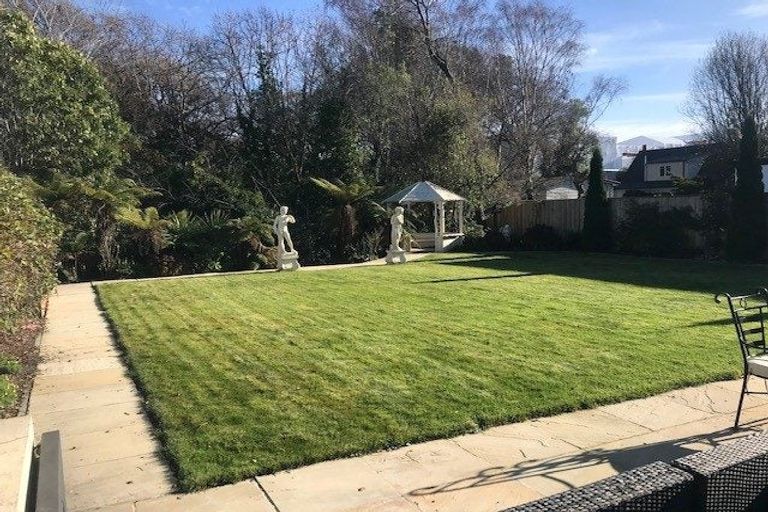 Photo of property in 55 Straven Road, Riccarton, Christchurch, 8011