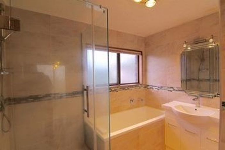 Photo of property in 4/41 Rawhiti Road, One Tree Hill, Auckland, 1061