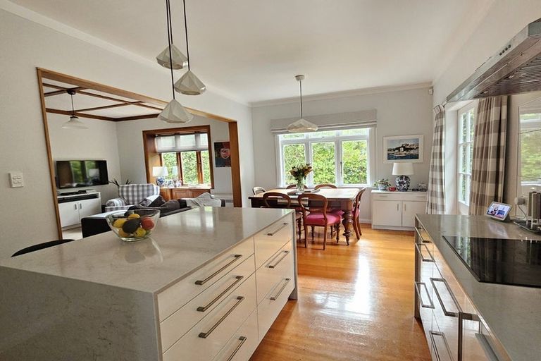 Photo of property in 8 Newcombe Crescent, Karori, Wellington, 6012