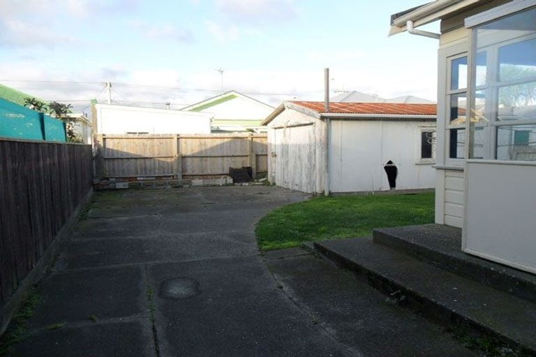 Photo of property in 34 Palm Avenue, Lyall Bay, Wellington, 6022