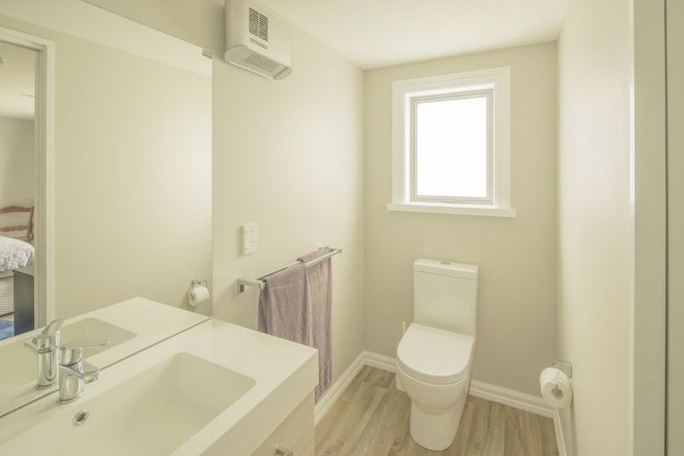 Photo of property in 170 Mount Pleasant Road, Mount Pleasant, Christchurch, 8081