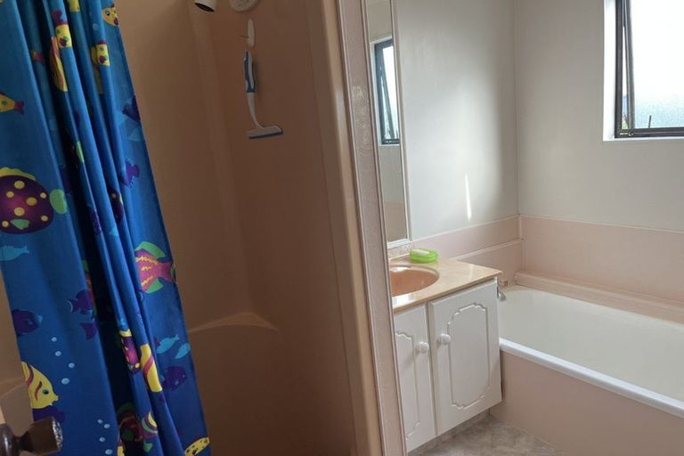 Photo of property in 36 Caroline Heights, Omaha, 0986