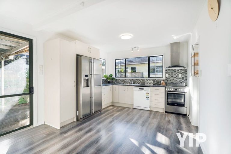 Photo of property in 12 Fyvie Avenue, Tawa, Wellington, 5028